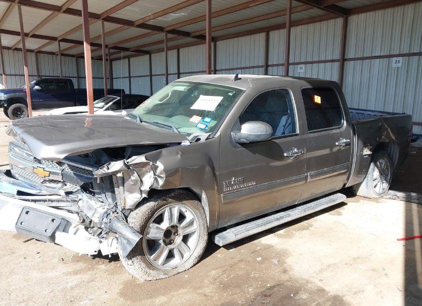 Photo 2 of 2013 Chevrolet Silverado 1500 LT (VIN 3GCPCSE08DG110063)