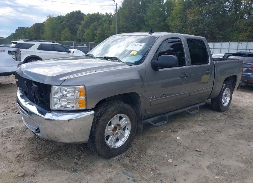 Photo 2 of 2013 Chevrolet Silverado 1500 LT (VIN 3GCPCSE08DG142804)