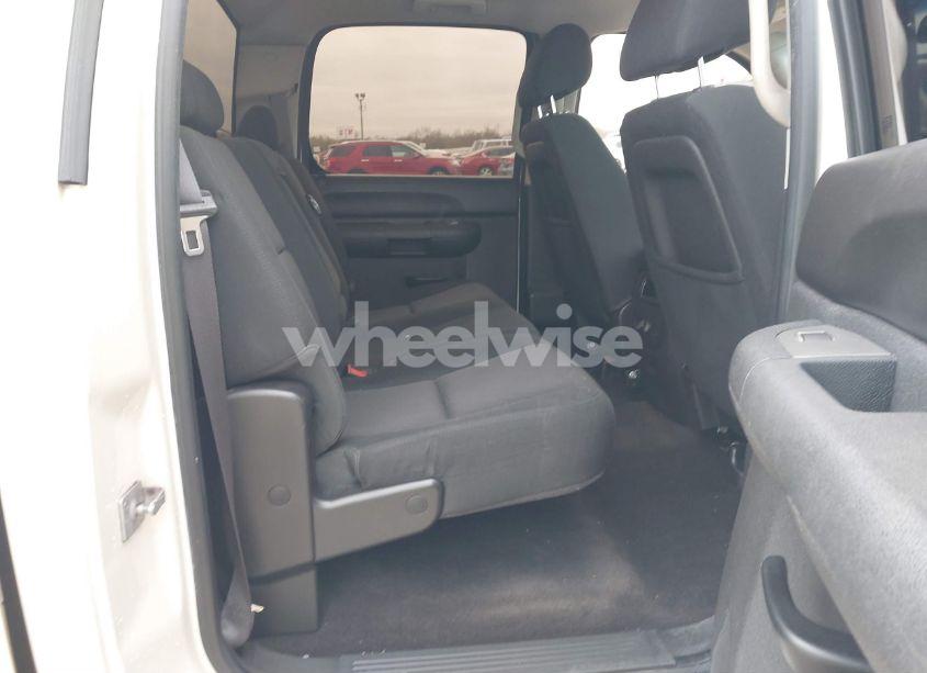 Photo 8 of 2013 Chevrolet Silverado 1500 LT (VIN 3GCPCSE08DG227660)