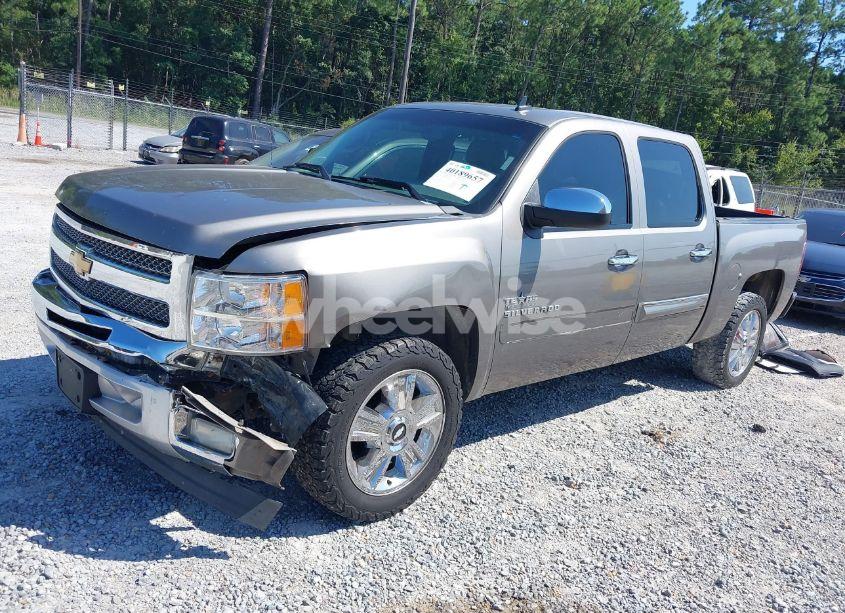 Photo 2 of 2013 Chevrolet Silverado 1500 LT (VIN 3GCPCSE08DG249903)