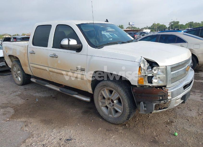 2013 Chevrolet Silverado 1500 LT (VIN 3GCPCSE08DG250307) main photo