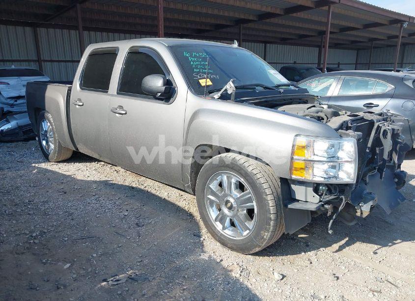 2013 Chevrolet Silverado 1500 LT (VIN 3GCPCSE08DG283985) main photo
