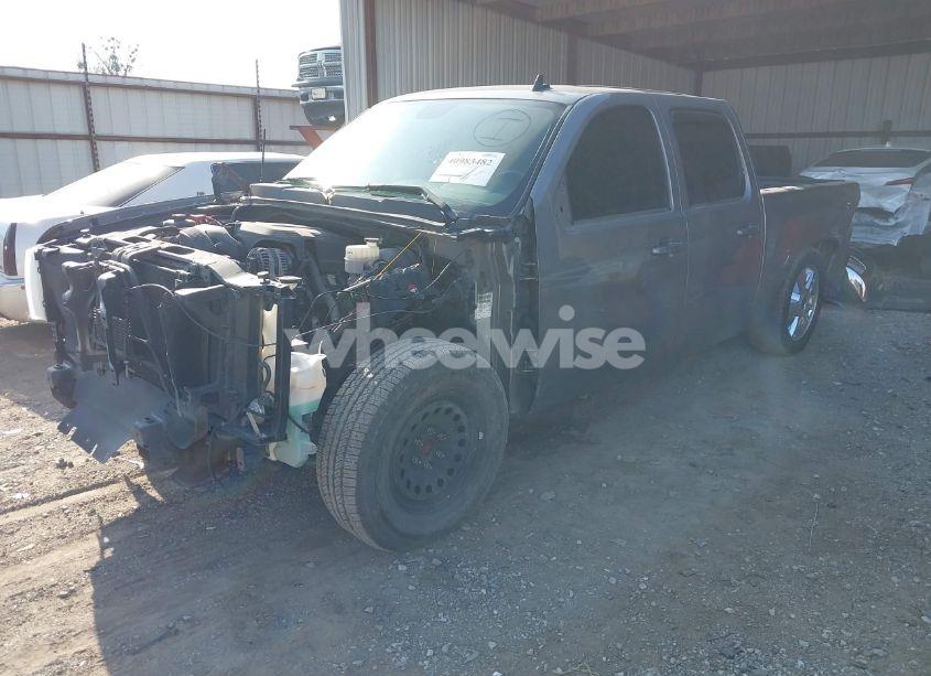 Photo 2 of 2013 Chevrolet Silverado 1500 LT (VIN 3GCPCSE08DG283985)