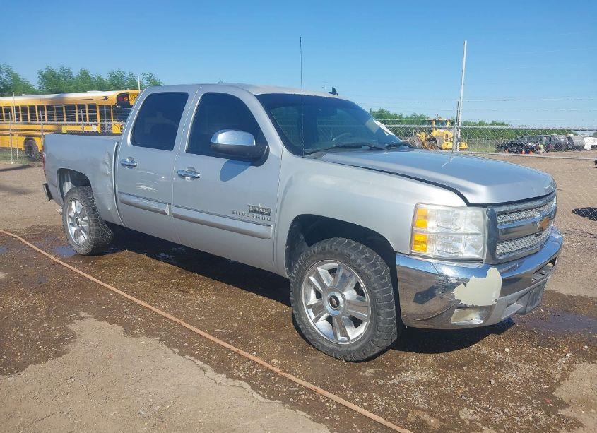 2013 Chevrolet Silverado 1500 LT (VIN 3GCPCSE08DG307900) main photo