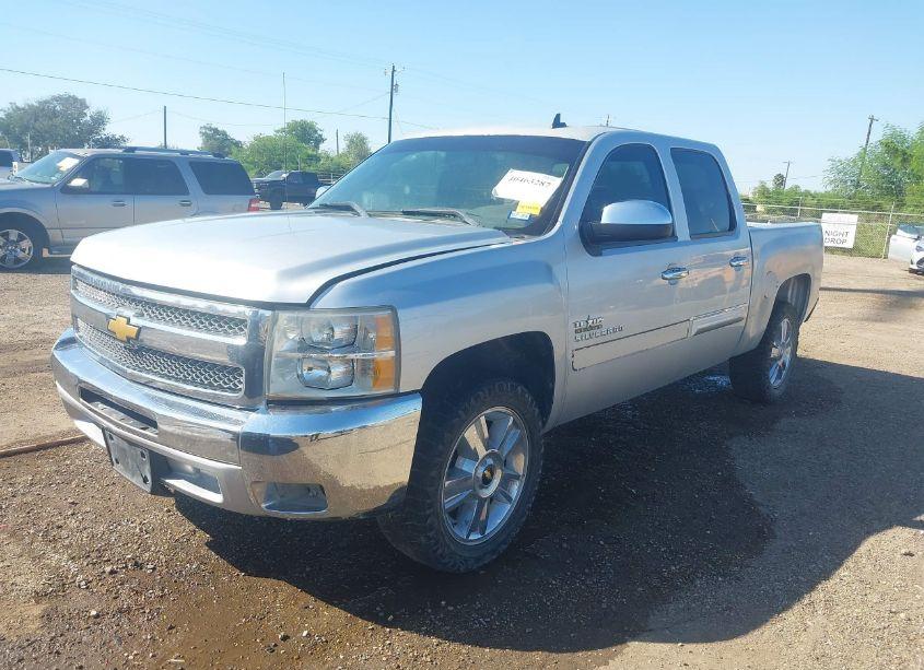 Photo 2 of 2013 Chevrolet Silverado 1500 LT (VIN 3GCPCSE08DG307900)