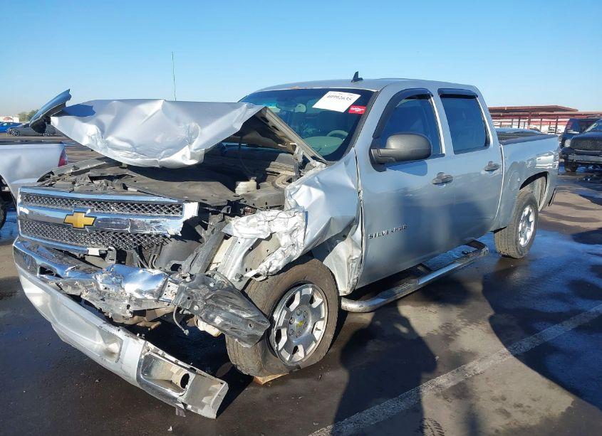 Photo 2 of 2013 Chevrolet Silverado 1500 LT (VIN 3GCPCSE08DG308934)