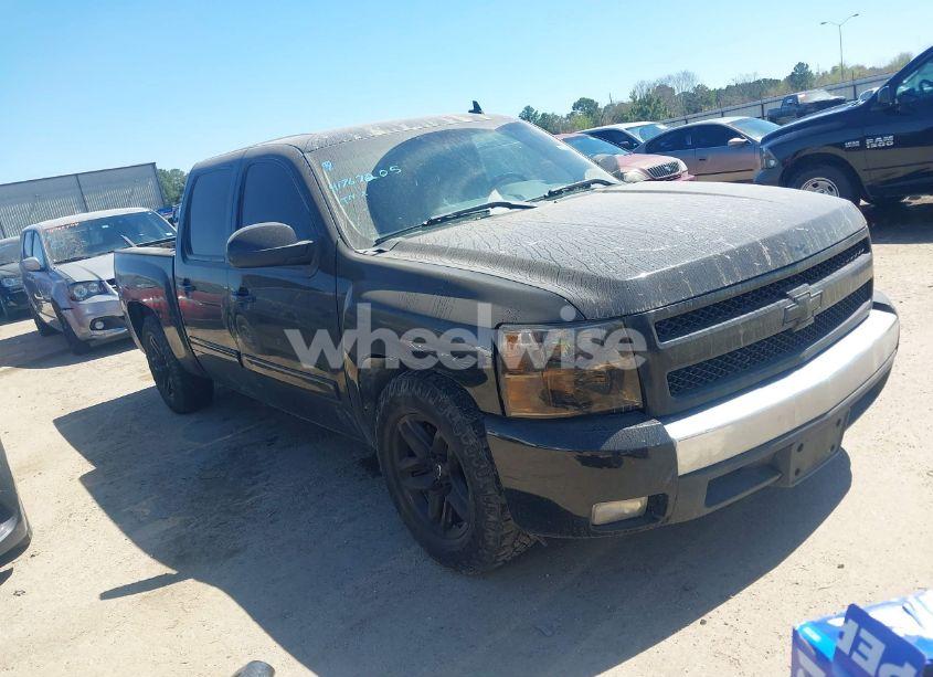 2013 Chevrolet Silverado 1500 LT (VIN 3GCPCSE08DG325863) main photo
