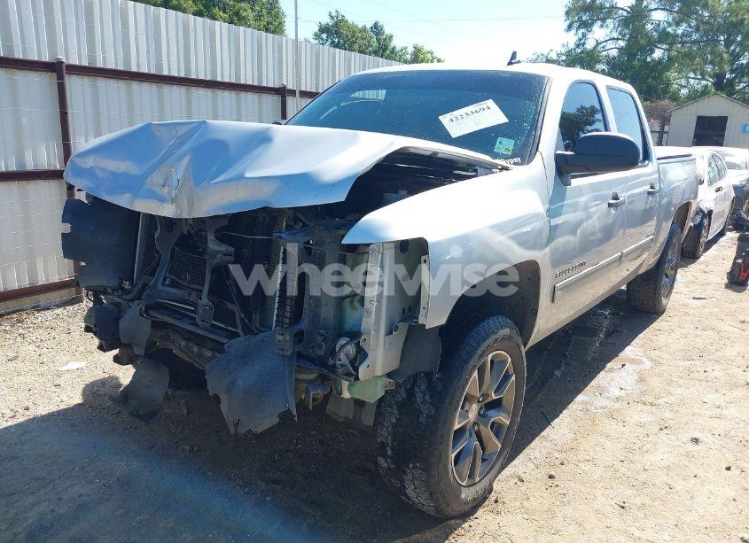 Photo 2 of 2013 Chevrolet Silverado 1500 LT (VIN 3GCPCSE08DG347488)