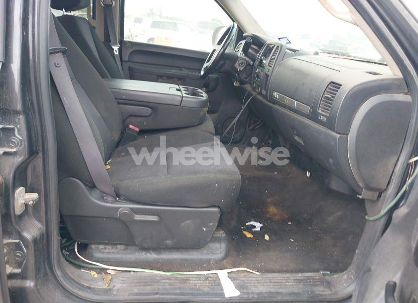 Photo 5 of 2011 Chevrolet Silverado 1500 LT (VIN 3GCPCSE09BG146325)