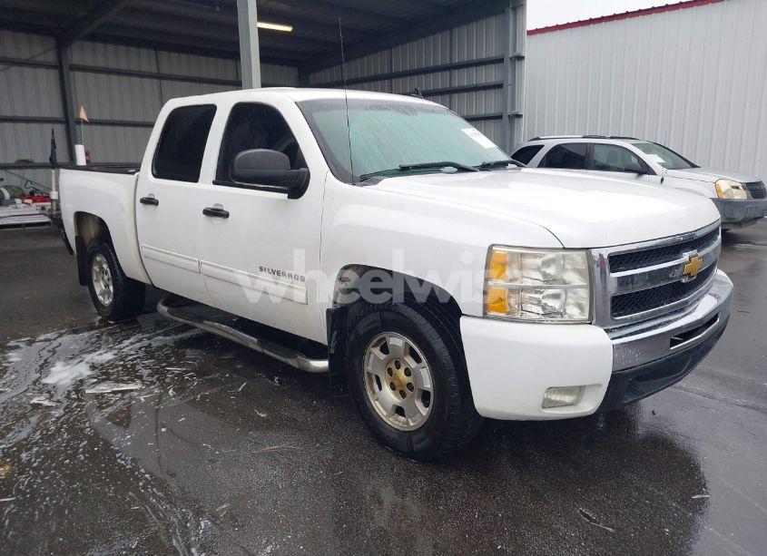 2011 Chevrolet Silverado 1500 LT (VIN 3GCPCSE09BG328607) main photo