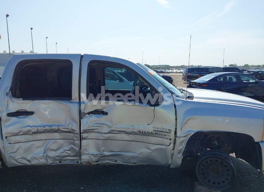 Photo 14 of 2011 Chevrolet Silverado 1500 LT (VIN 3GCPCSE09BG341003)