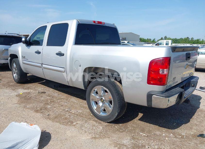 Photo 3 of 2011 Chevrolet Silverado 1500 LT (VIN 3GCPCSE09BG341003)
