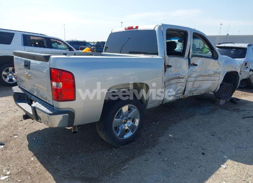 Photo 4 of 2011 Chevrolet Silverado 1500 LT (VIN 3GCPCSE09BG341003)