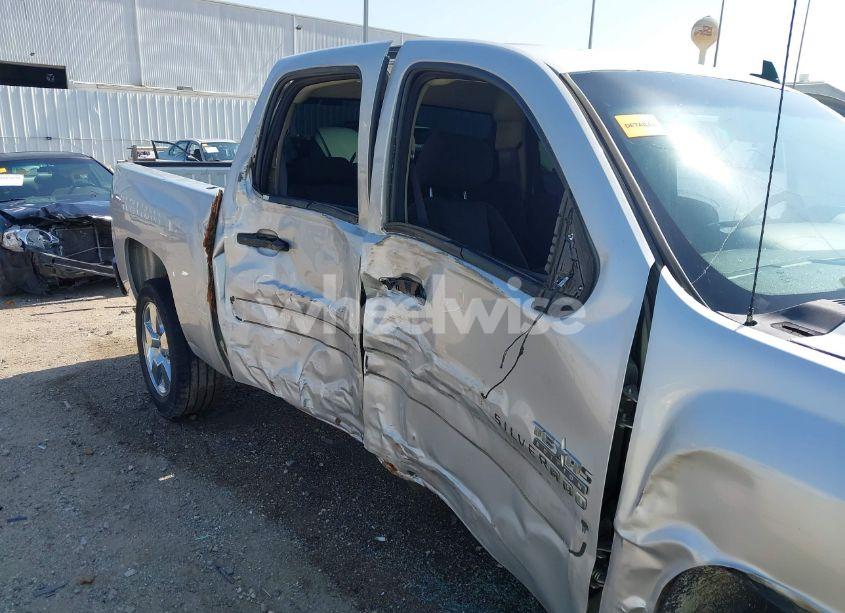 Photo 6 of 2011 Chevrolet Silverado 1500 LT (VIN 3GCPCSE09BG341003)