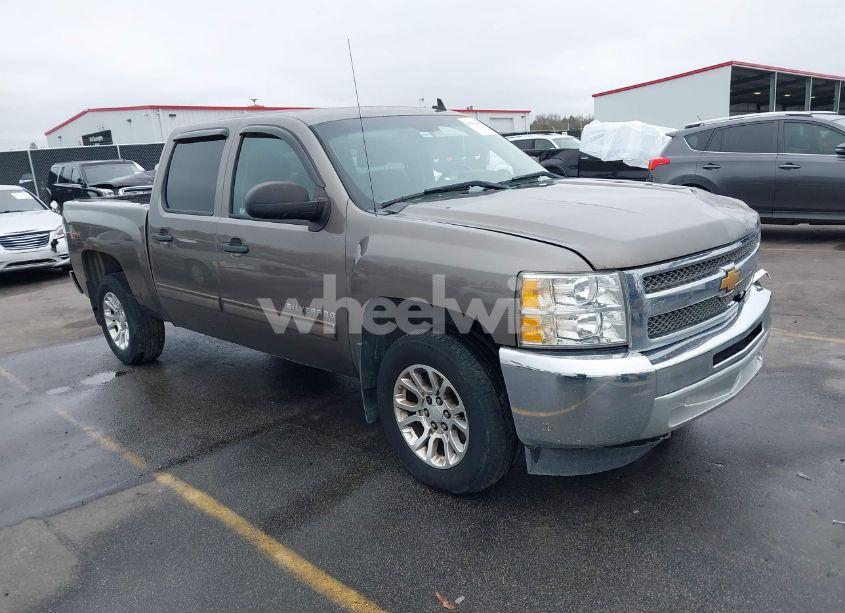 2013 Chevrolet Silverado 1500 LT (VIN 3GCPCSE09DG209913) main photo