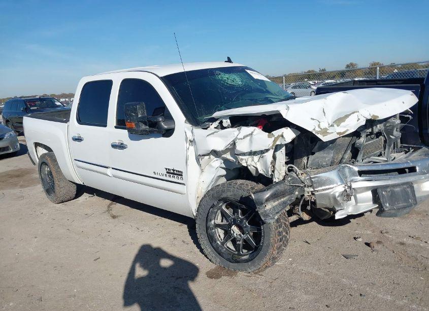 2013 Chevrolet Silverado 1500 LT (VIN 3GCPCSE09DG252597) main photo