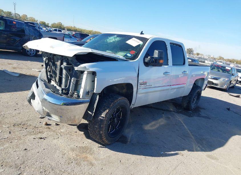 Photo 2 of 2013 Chevrolet Silverado 1500 LT (VIN 3GCPCSE09DG252597)