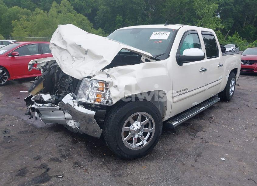 Photo 2 of 2013 Chevrolet Silverado 1500 LT (VIN 3GCPCSE09DG367202)
