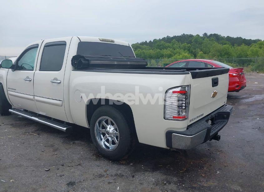 Photo 3 of 2013 Chevrolet Silverado 1500 LT (VIN 3GCPCSE09DG367202)