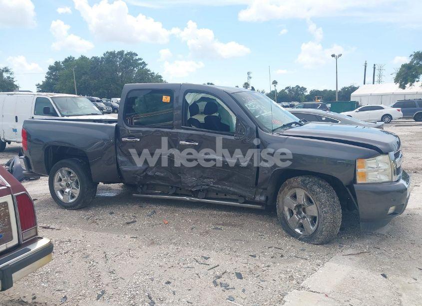 Photo 13 of 2011 Chevrolet Silverado 1500 LT (VIN 3GCPCSE0XBG185456)