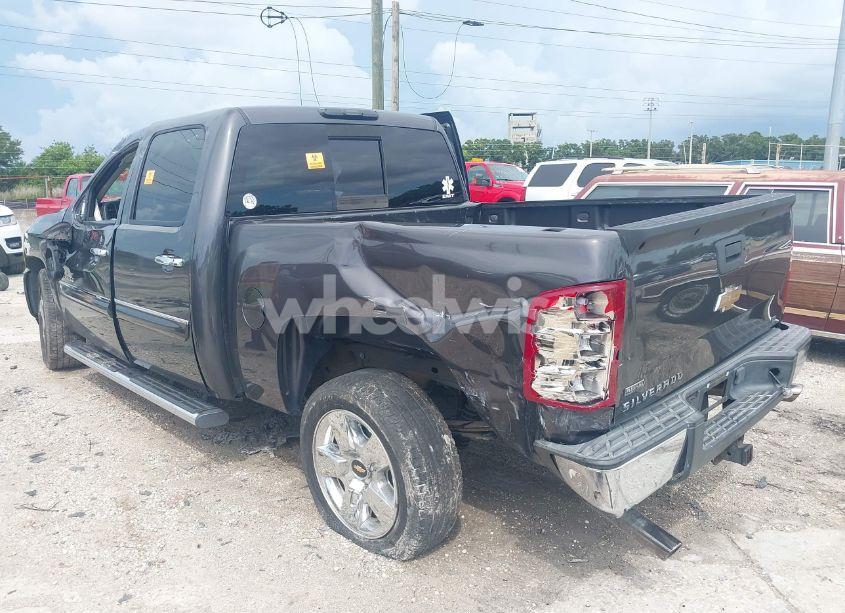 Photo 3 of 2011 Chevrolet Silverado 1500 LT (VIN 3GCPCSE0XBG185456)