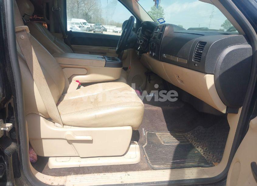 Photo 5 of 2011 Chevrolet Silverado 1500 LT (VIN 3GCPCSE0XBG280471)