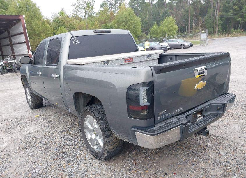 Photo 3 of 2011 Chevrolet Silverado 1500 LT (VIN 3GCPCSE0XBG322475)