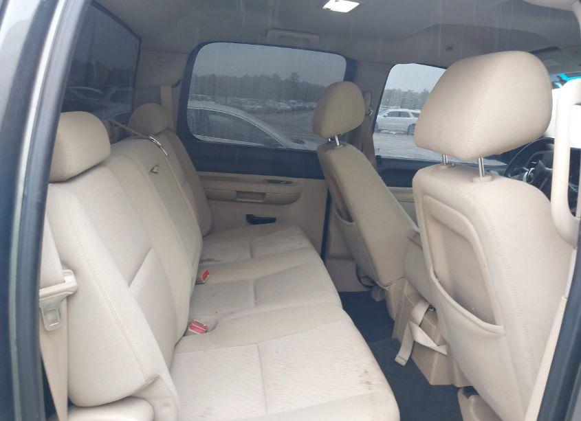 Photo 8 of 2011 Chevrolet Silverado 1500 LT (VIN 3GCPCSE0XBG322475)