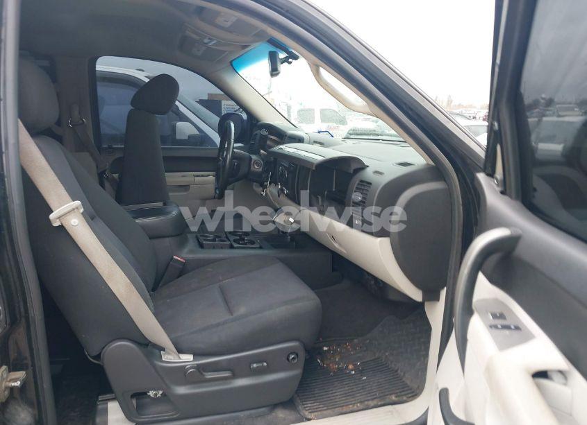 Photo 5 of 2011 Chevrolet Silverado 1500 LT (VIN 3GCPCSE0XBG391263)