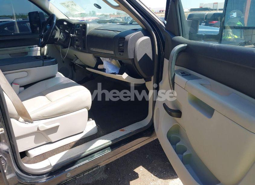 Photo 5 of 2011 Chevrolet Silverado 1500 LT (VIN 3GCPCSE0XBG406876)