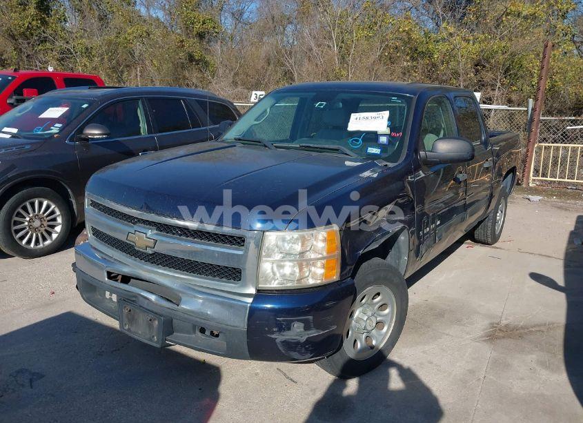 Photo 2 of 2011 Chevrolet Silverado 1500 LT (VIN 3GCPCSEA3BG136771)