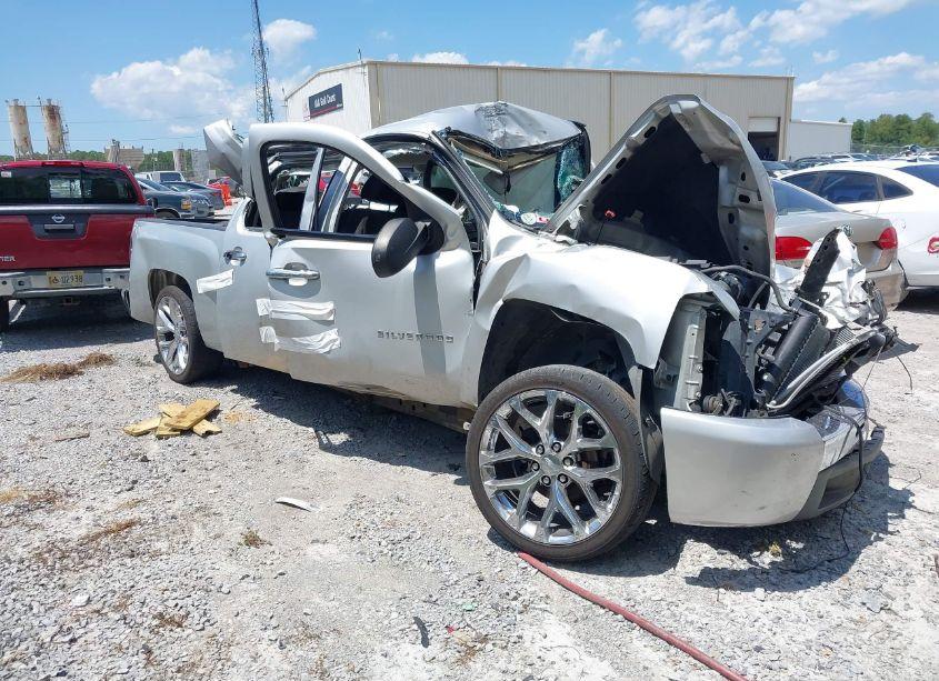 2011 Chevrolet Silverado 1500 LT (VIN 3GCPCSEA5BG109121) main photo