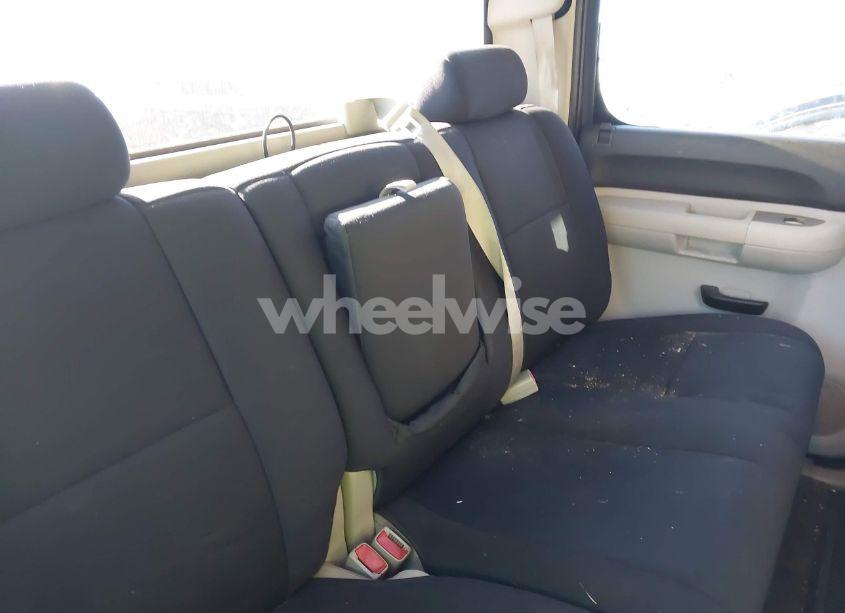 Photo 8 of 2011 Chevrolet Silverado 1500 LT (VIN 3GCPCSEA8BG107363)