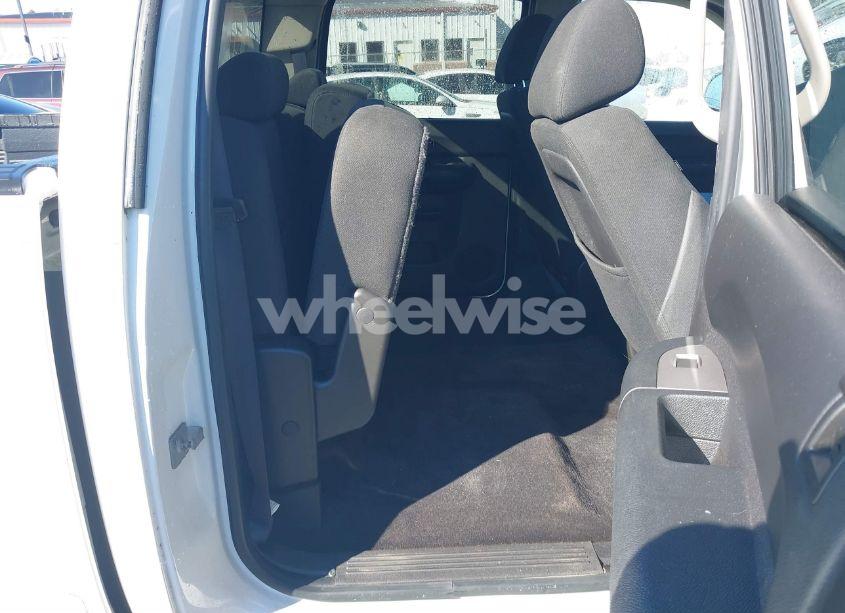 Photo 8 of 2011 Chevrolet Silverado 1500 LT (VIN 3GCPCSEA9BG135463)