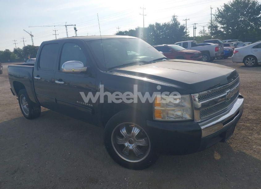 2011 Chevrolet Silverado 1500 LT (VIN 3GCPCSEAXBG115254) main photo
