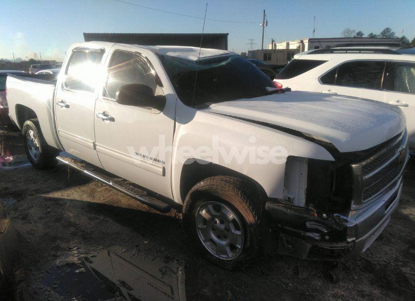 2012 Chevrolet Silverado 1500 LT (VIN 3GCPCSEAXCG113683) main photo