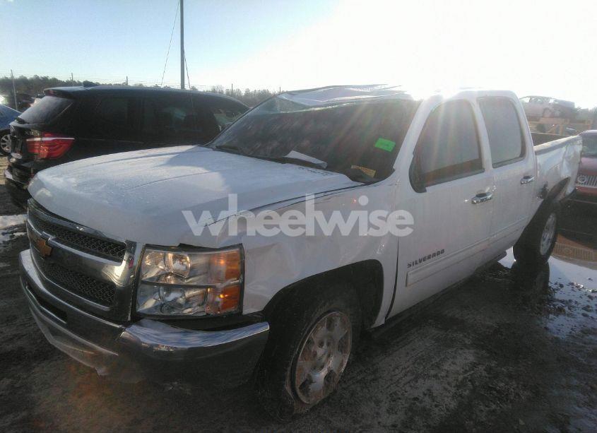Photo 2 of 2012 Chevrolet Silverado 1500 LT (VIN 3GCPCSEAXCG113683)
