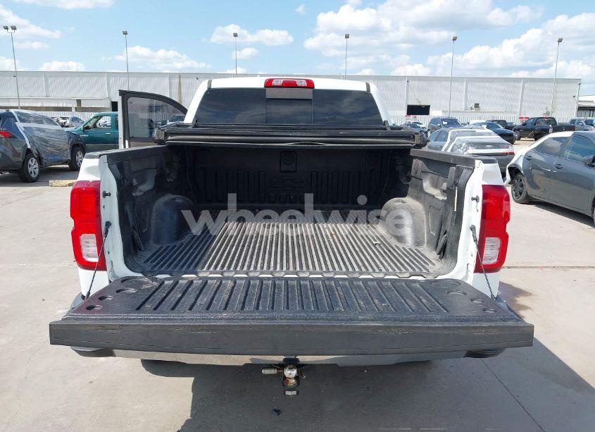 Photo 18 of 2018 Chevrolet Silverado 1500 1LZ (VIN 3GCPCSEC0JG397548)