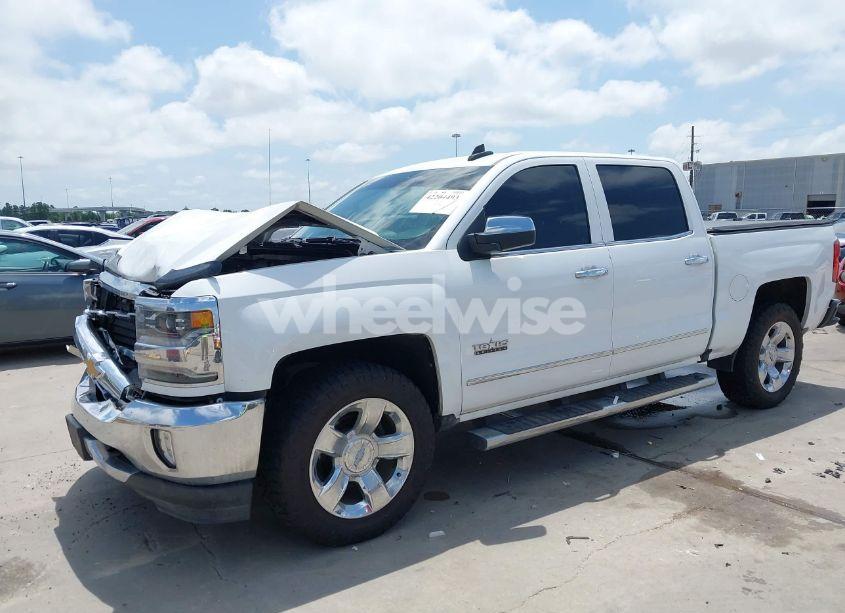 Photo 2 of 2018 Chevrolet Silverado 1500 1LZ (VIN 3GCPCSEC0JG397548)