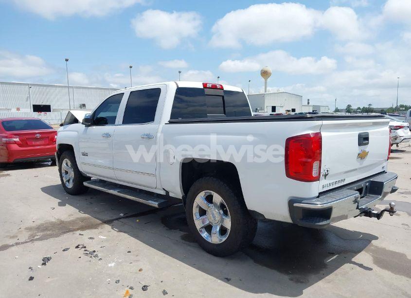 Photo 3 of 2018 Chevrolet Silverado 1500 1LZ (VIN 3GCPCSEC0JG397548)