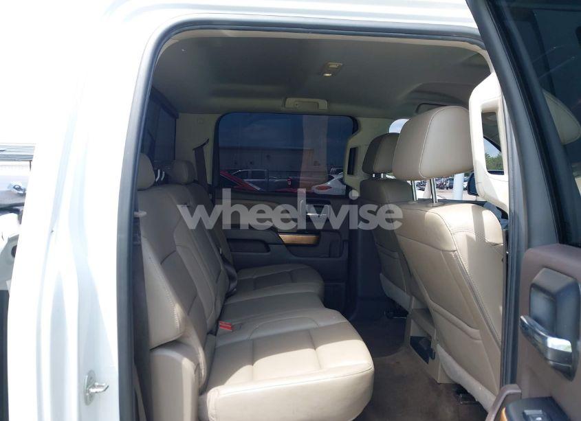 Photo 8 of 2018 Chevrolet Silverado 1500 1LZ (VIN 3GCPCSEC0JG397548)