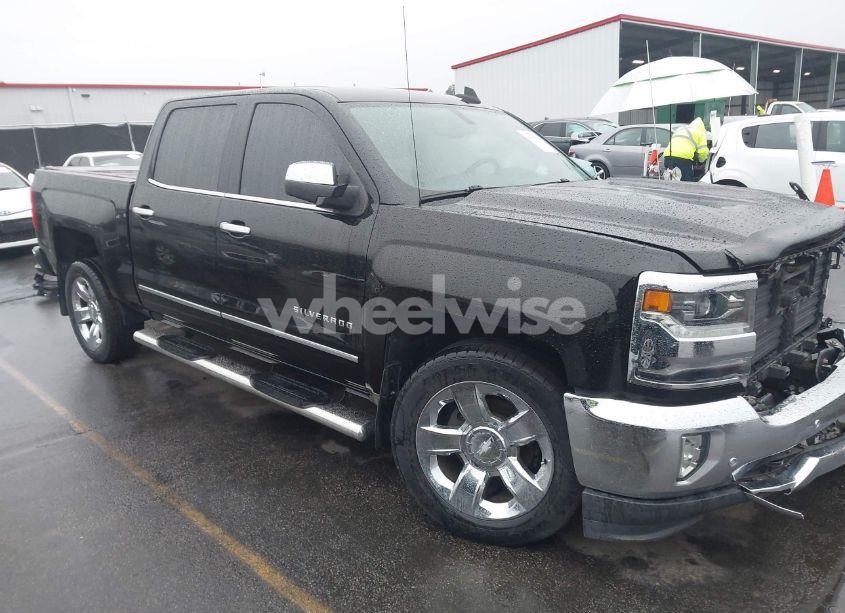 2018 Chevrolet Silverado 1500 1LZ (VIN 3GCPCSEC3JG630340) main photo