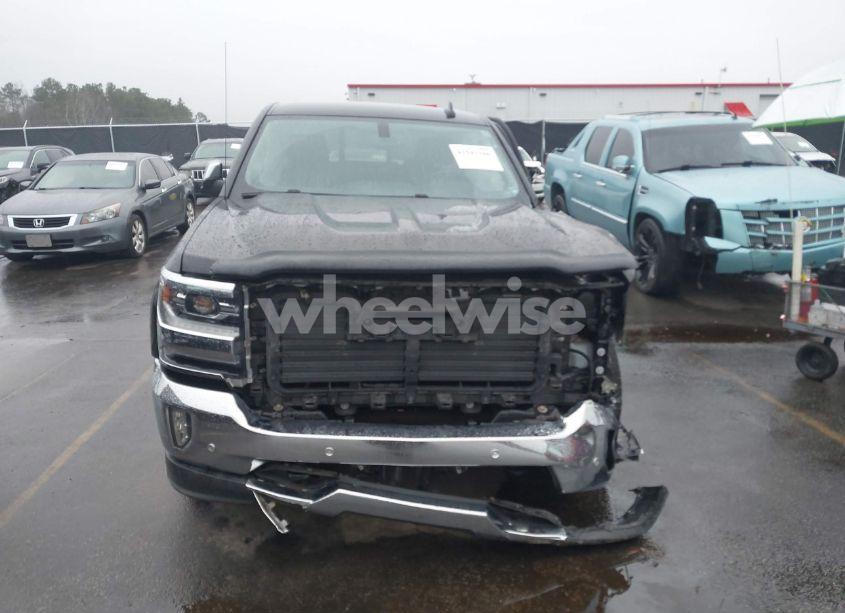 Photo 13 of 2018 Chevrolet Silverado 1500 1LZ (VIN 3GCPCSEC3JG630340)