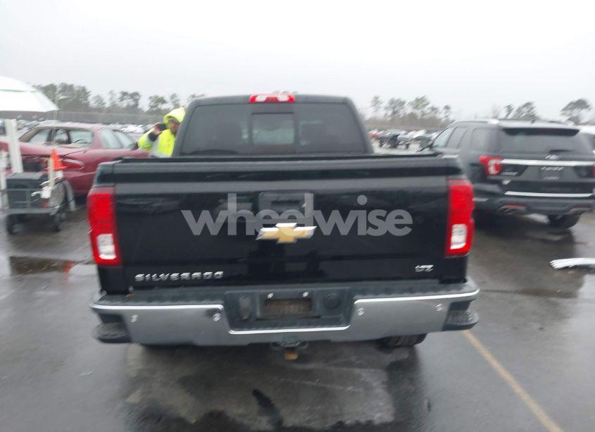 Photo 17 of 2018 Chevrolet Silverado 1500 1LZ (VIN 3GCPCSEC3JG630340)