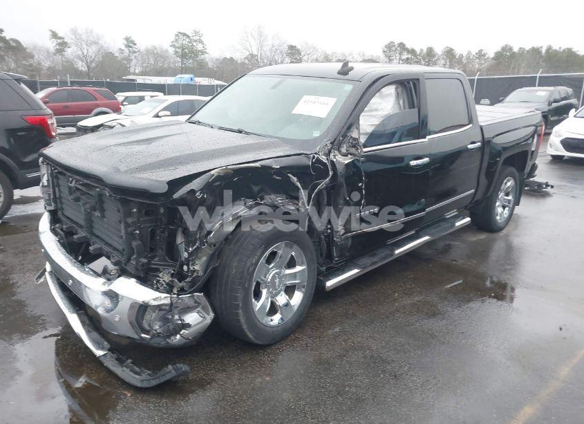 Photo 2 of 2018 Chevrolet Silverado 1500 1LZ (VIN 3GCPCSEC3JG630340)