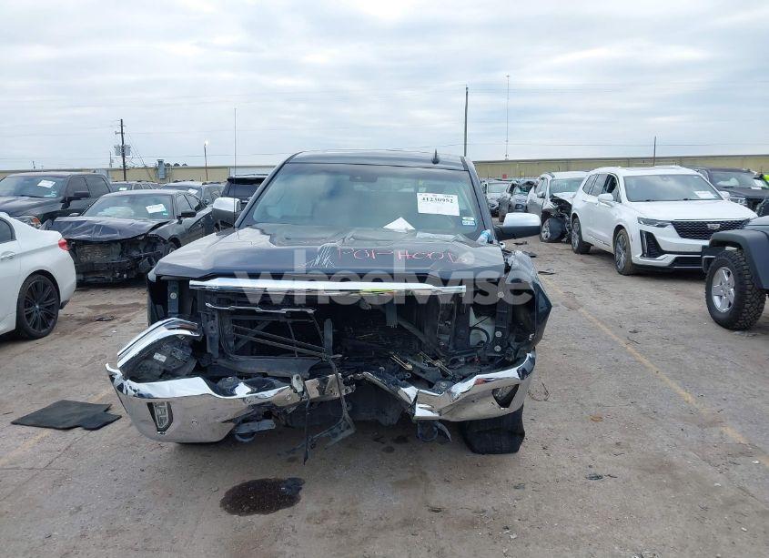 Photo 13 of 2018 Chevrolet Silverado 1500 1LZ (VIN 3GCPCSEC4JG194405)