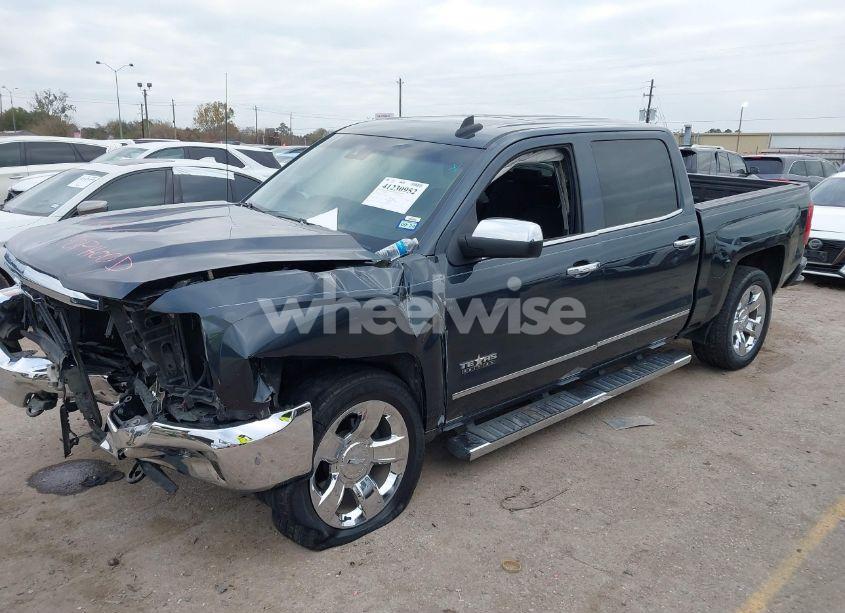 Photo 2 of 2018 Chevrolet Silverado 1500 1LZ (VIN 3GCPCSEC4JG194405)