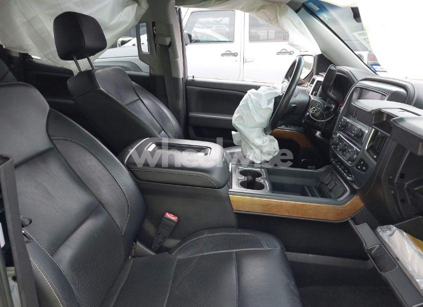 Photo 5 of 2018 Chevrolet Silverado 1500 1LZ (VIN 3GCPCSEC4JG194405)