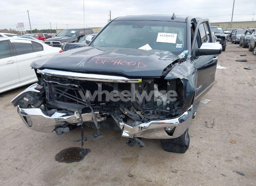 Photo 6 of 2018 Chevrolet Silverado 1500 1LZ (VIN 3GCPCSEC4JG194405)