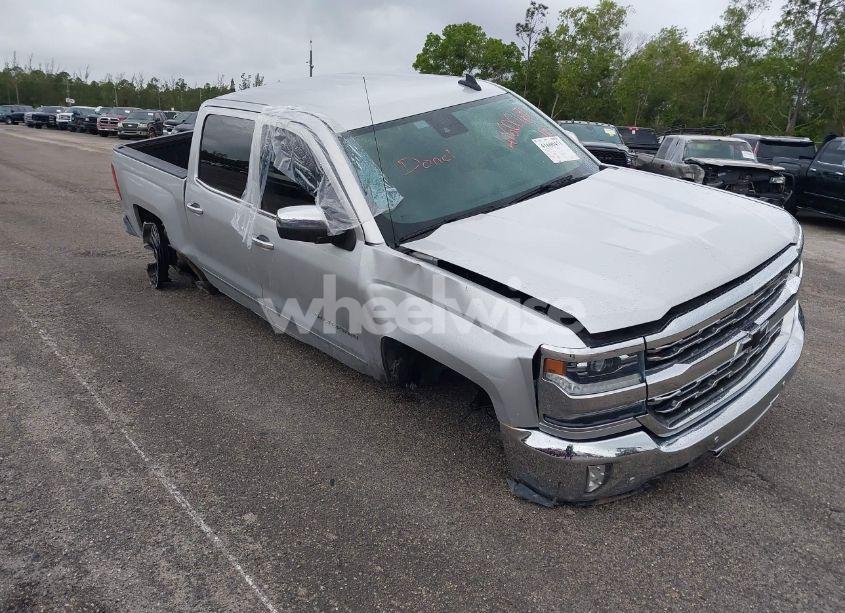 2018 Chevrolet Silverado 1500 1LZ (VIN 3GCPCSEC4JG643677) main photo